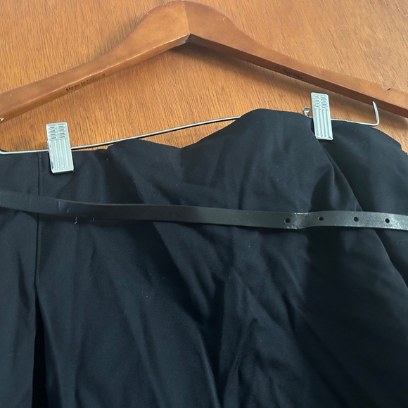 Burberry women’s kilt skirt - Picture 7 of 9